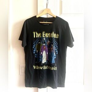NWT MENS VINTAGE "THE BEATLES"
YELLOW SUBMARINE T Shirt Size M